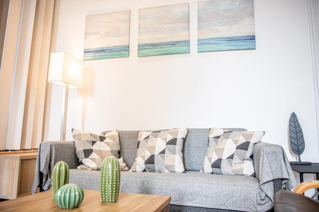 Grand 2 Avec Balcon Parc Longchamp Apartment *